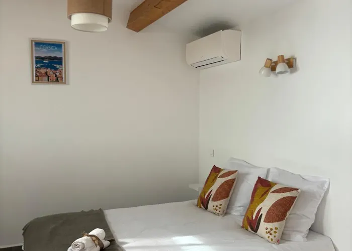 Bord De 2 Personnes Sagone (Corsica)